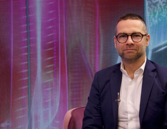 (HU) Várkonyi Gábor: Lehallgatnak az okosautóink?