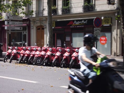 Pizza Hut may be up for sale; 250 US locations to close