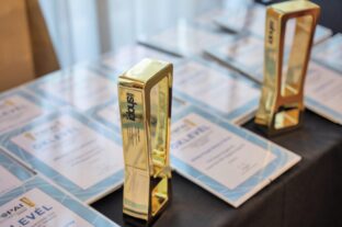 Díjeső a POP-versenyen