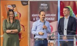 Innovációk, sikertörténetek és díjak egy színpadon