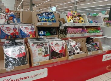 Carnival madness at Auchan