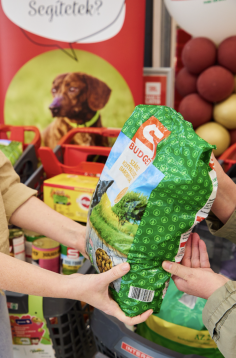 Not a campaign, but regular help: tens of thousands of donations for shelter dogs and cats