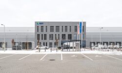 Egyedülálló hűtőraktárral bővült a hazai logisztikai piac: átadták a HAVI Logistics új központját
