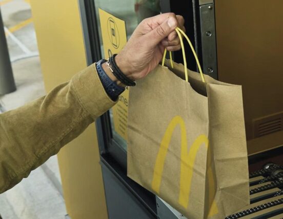 Hello, who ordered the hamburger?