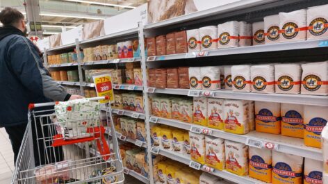 Festive table, new habits