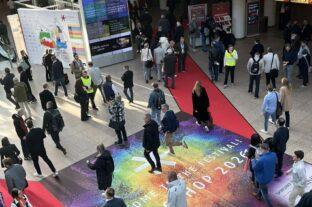 Festival buzz at the 60th anniversary EuroShop trade fair