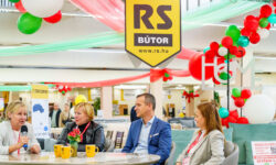 New Hungarian record attempt at the jubilee 4 HÍLYSZÍN Kitchen Furniture Exhibition