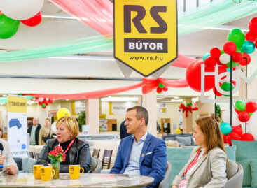 New Hungarian record attempt at the jubilee 4 HÍLYSZÍN Kitchen Furniture Exhibition