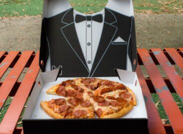 (HU) Vidám pizzát szállítunk – A nap videója