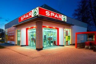 880 millió forintos beruházással újította meg három áruházát a SPAR