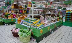 Egy kilogrammos csokinyúl, prémium sonkák, kalácskülönlegességek: ilyen lesz a húsvét az Auchan polcain!