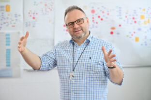 Mi található az ételünkben, a műanyag csomagolásban, a kozmetikumainkban – és ennek következtében a szervezetünkben?