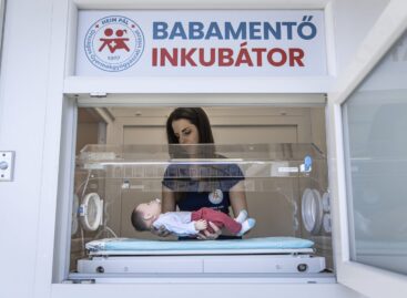Új babamentő inkubátor segíti az újszülöttek biztonságos elhelyezését a Heim Pál Országos Gyermekgyógyászati Intézetben