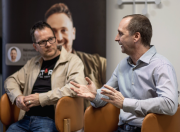 Százezrek dolgoznának többet a hagyományos kereteken kívül: nem a motiváció hiányzik, hanem a rugalmasság