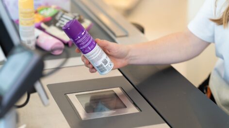 QR‑kódos kasszatechnológiát tesztel a dm Németországban