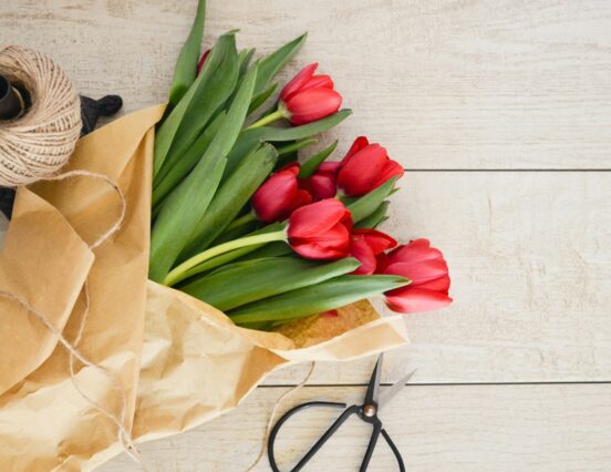 A surprising trend on Women’s Day: something else, more personal, is almost essential in addition to flowers