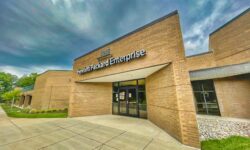 HP Enterprise quarterly profit falls, revenue rises