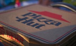 Digitális megoldásokkal újítja meg éttermeit a Pizza Hut Magyarországon