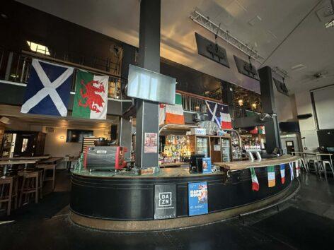 Új trend a turizmusban: A fiatal utazók már nem szobát, hanem társaságot keresnek Európában