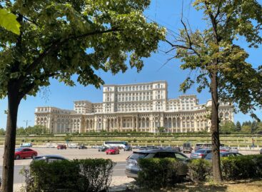 The decline in the number of tourists and guest nights in Romania continued in February