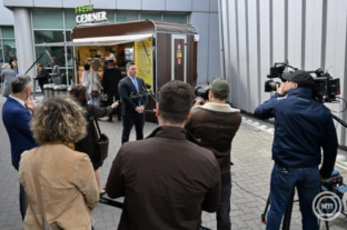 MOL opens new Fresh Corner kiosk at Liszt Ferenc Airport