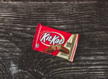 A Nestlé „Stolen KitKat Trackerrel” vadássza a 12 tonnás csokirablás nyomait