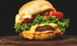 The fast food sector does not completely shut down at Easter, but opening hours may differ